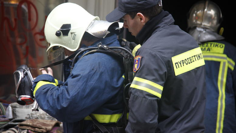 Φωτιά σε διαμέρισμα στην Πετρούπολη